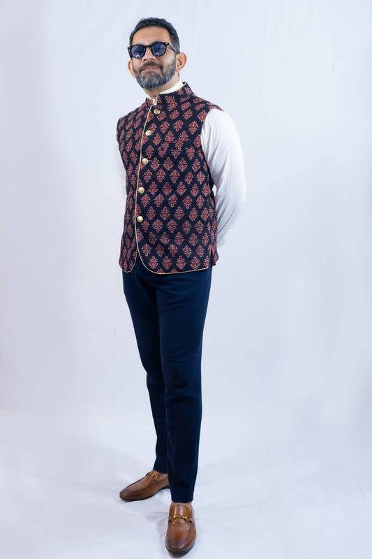 Black vest with red design เช่าชุดอินเดียผู้ชาย