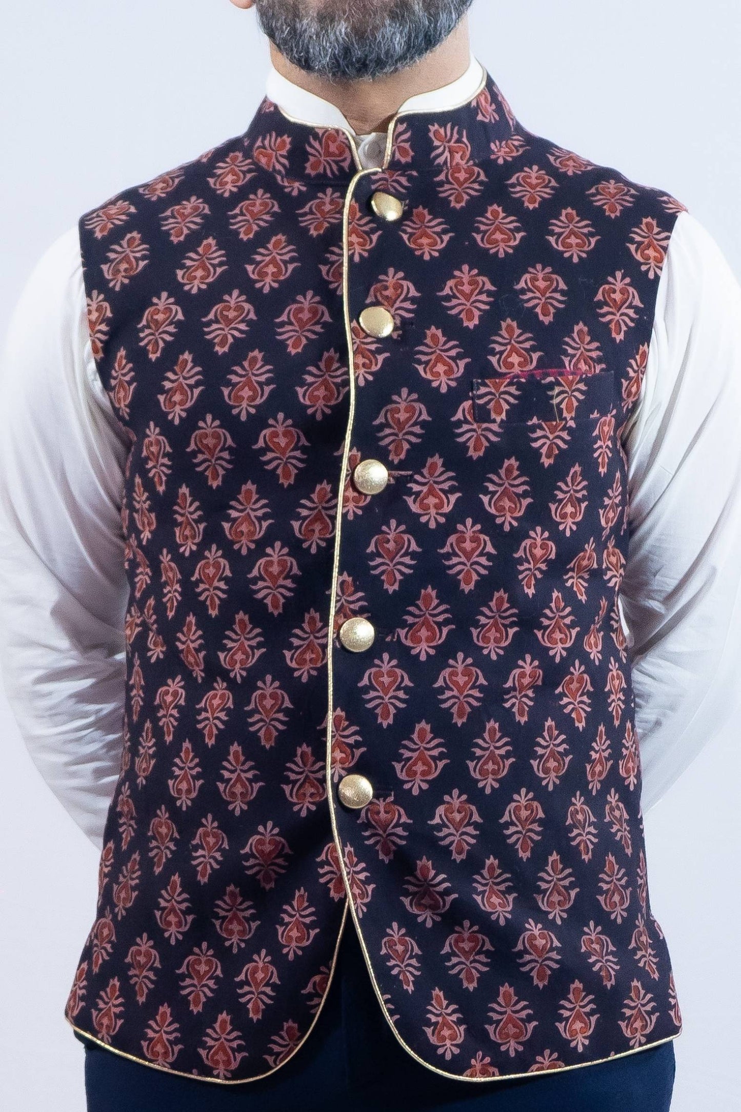 Black vest with red design เช่าชุดอินเดียผู้ชาย