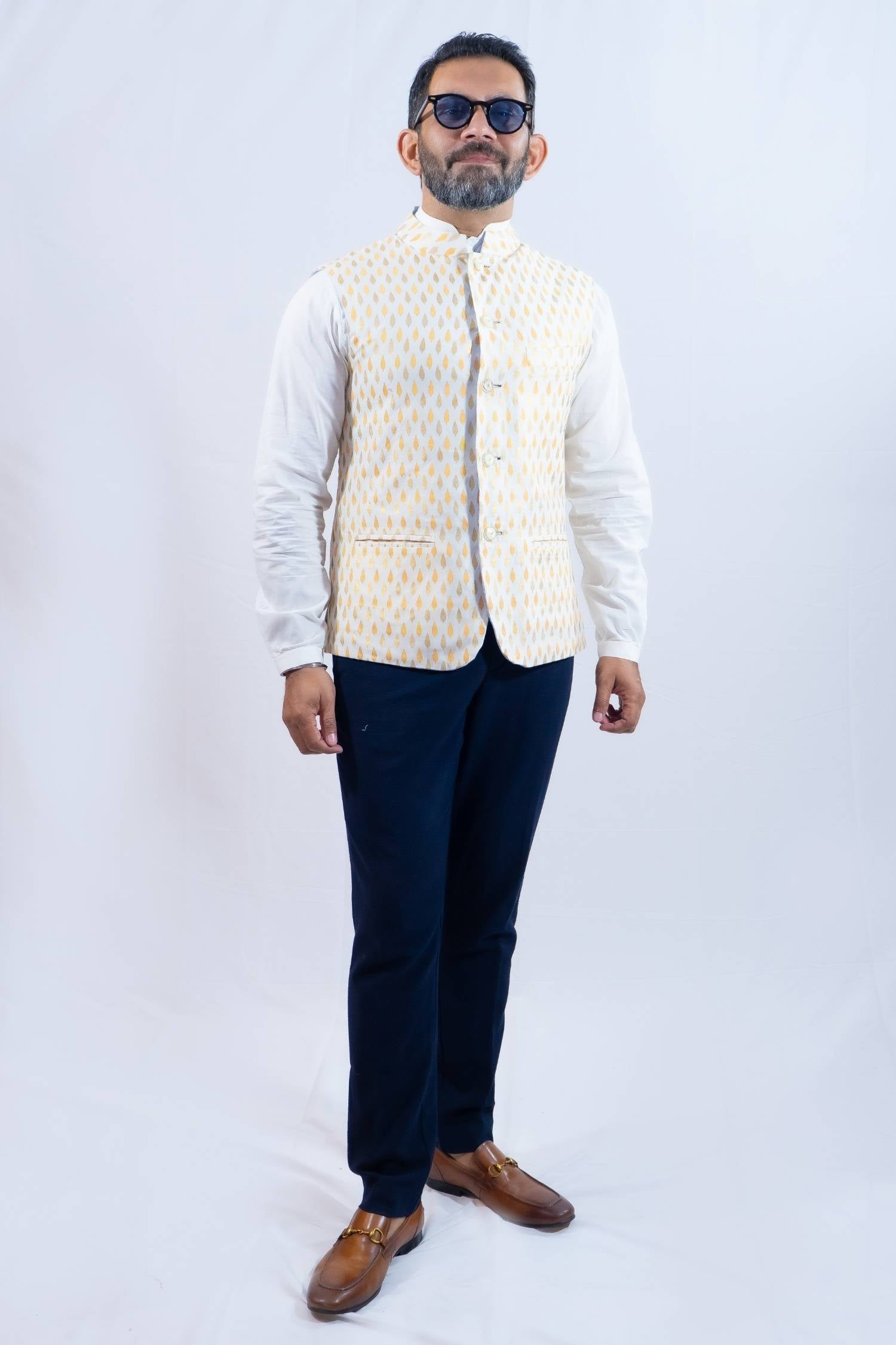 White gold vest เช่าชุดอินเดียผู้ชาย